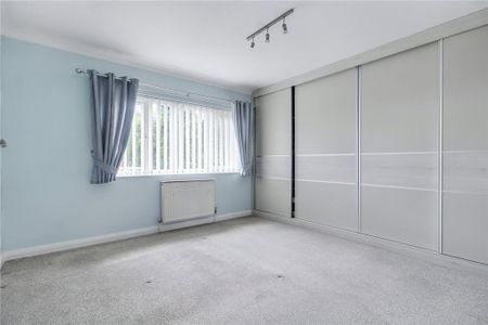 4 bedroom detached house to rent - Photo 3