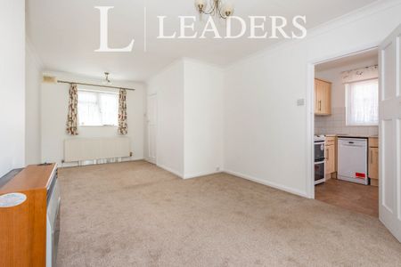 2 bedroom bungalow to rent Sandcross Lane, Reigate, RH2 - Photo 2