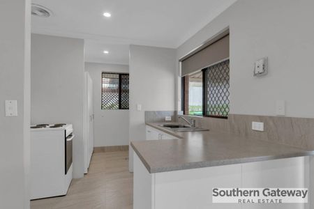 Central Family Home - Photo 2