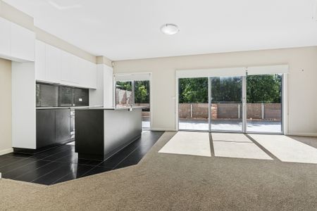 A modern townhouse designed for effortless living - Photo 5