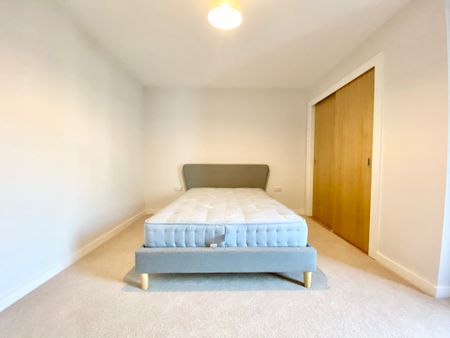 1 Bedroom - Photo 2