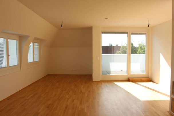 Wunderbare Dachgeschosswohnung auf 2 Ebenen mit Terrasse - Photo 1