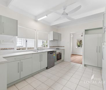 IMMACULATELY RENOVATED FAMILY HOME! - Photo 4