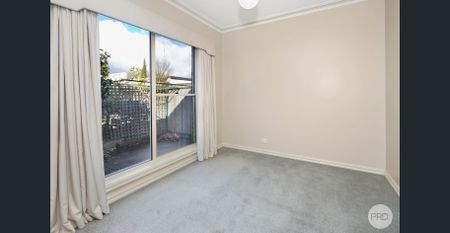 TWO BEDROOM HOME IN CENTRAL LOCATION! - Photo 2