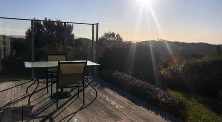 Views, Space and Comfort! - Photo 3