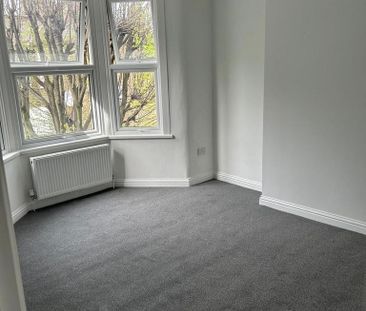 3 bedroom flat to rent - Photo 2