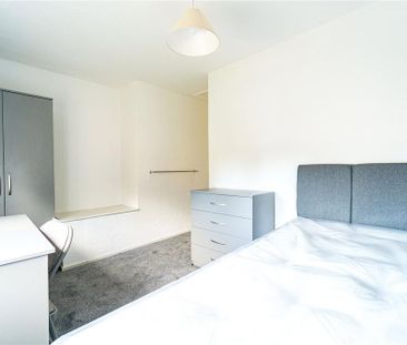 4 bedroom terraced house to rent - Photo 6