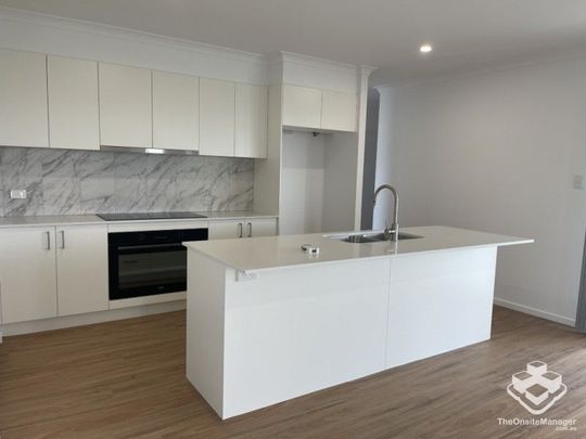 Brand New 4 Bedroom Home - Photo 1