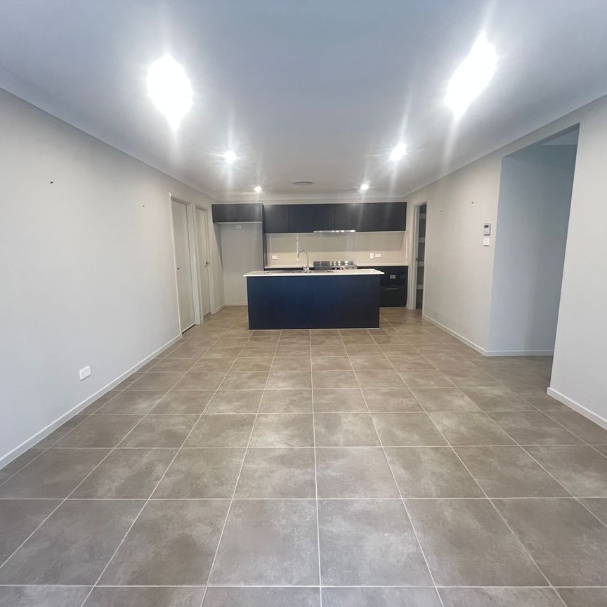 Modern Double Storey Home !! - Photo 1