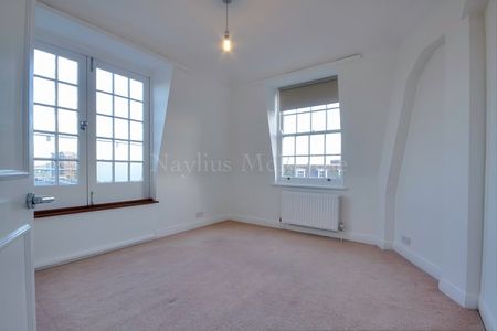 One double bedroom unfurnished top floor flat with a roof terrace - Photo 4