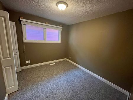 3 Bedroom Main Floor Suite in Haultain - Photo 2
