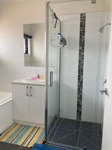 Altona Meadows - Photo 5