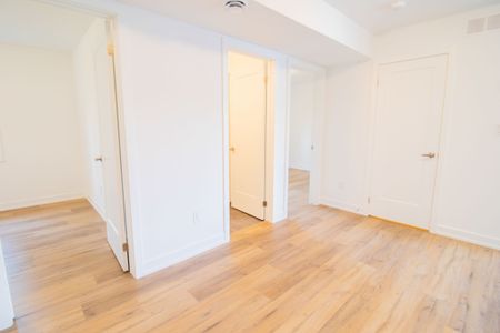 COZY 2 BEDROOM CONDO IN NIAGARA FALLS!! - Photo 2