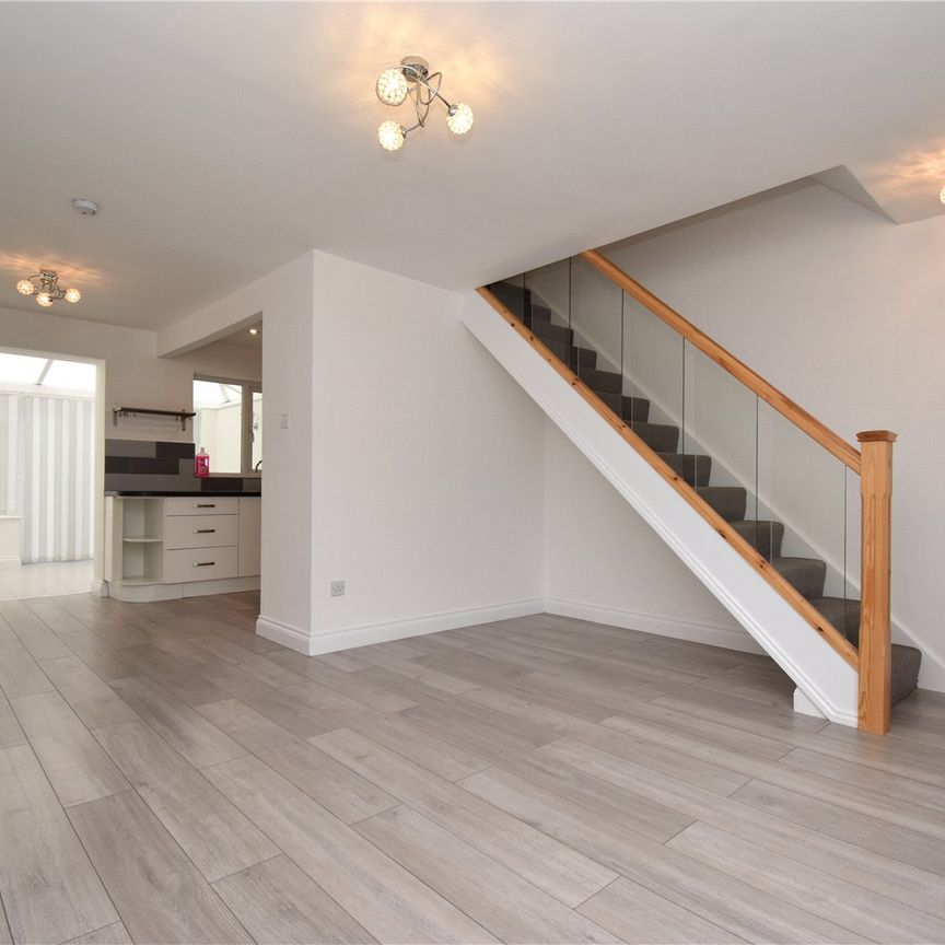 Yew Tree Rise, Pinewood, Ipswich, Suffolk, IP8 3RH - Photo 1