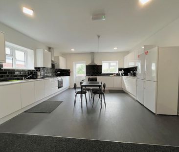 1 bedroom in a house share to rent - Photo 4