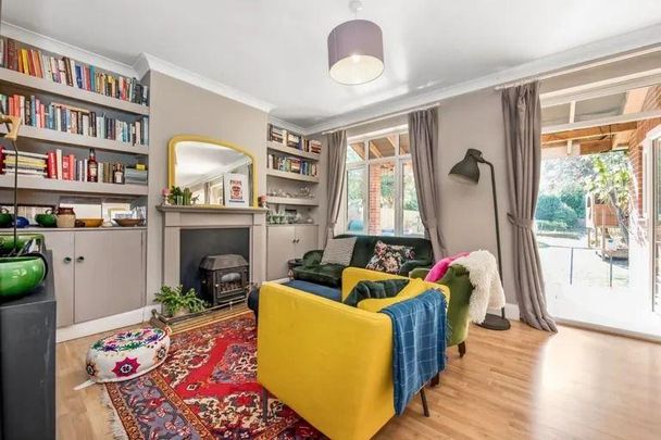 6 bedroom detached house to rent - Photo 1