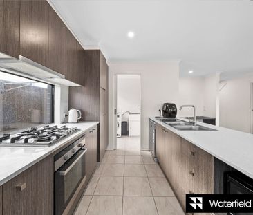 The Perfect Family Home Close to Schools, Shops & Parklands - Photo 6