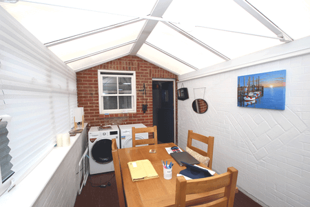 2 bedroom semi-detached house to rent - Photo 3