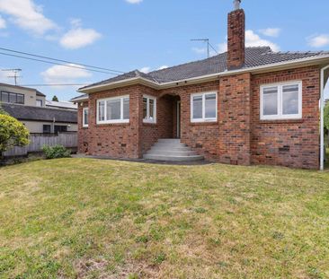 Beautifully Presented Home in The Bays - Photo 5