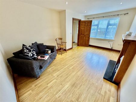 3 bedroom semi-detached house to rent - Photo 2