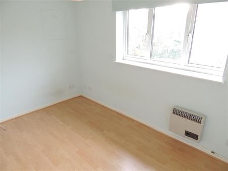 2 bedroom end of terrace house to rent - Photo 4
