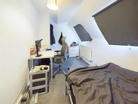 6 bedroom end of terrace house to rent - Photo 2