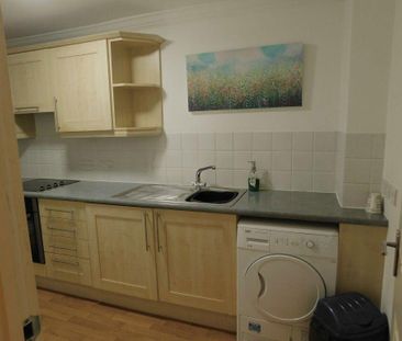 2 bedroom flat to rent - Photo 2