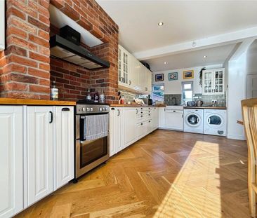 3 bedroom semi-detached house to rent - Photo 3