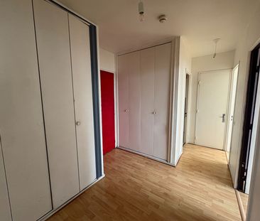 Location Appartement 4 pièces 74m² LILLE 59000 - Photo 4