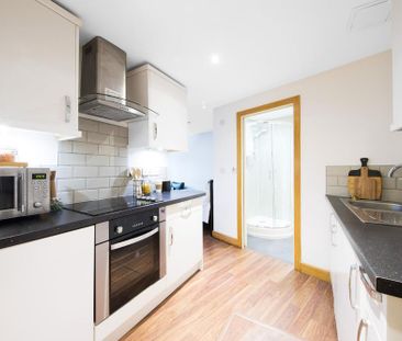 1 bedroom in a flat share to rent - Photo 6