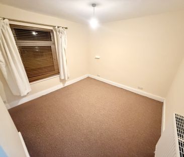 Gladstone Street, Kettering, Rothwell - Photo 2