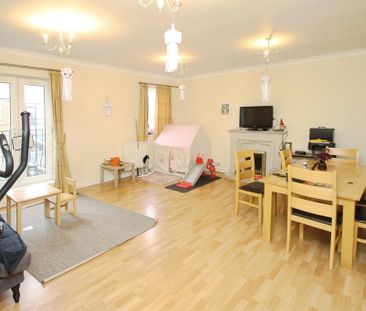2 bedroom flat to rent - Photo 3