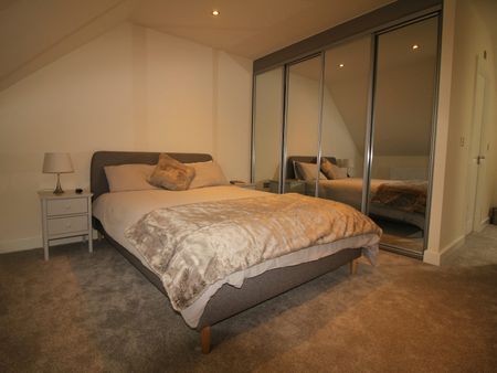 Semi-detached house to rent on - Photo 5