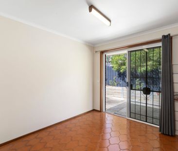 Light-Filled Unit with Double Garage & Private Courtyard - Photo 4