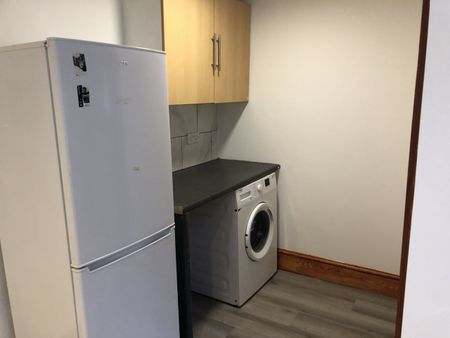 2 Bed Flat, Donnington Gardens, RG1 - Photo 4