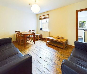 4 bedroom terraced house to rent - Photo 1