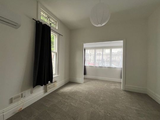 Recently renovated One Bedroom Unit - Photo 1