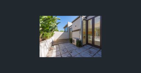 Charming Art Deco Living in the Heart of St Kilda West - Photo 2