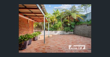 Comfortable Family Living with Lake Aspect and Dual Car Accommodation - Photo 4