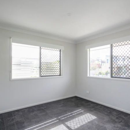 LUXURY TOWNHOUSE - PRIVATE COURTYARD - AIR CONDITIONED - Photo 4