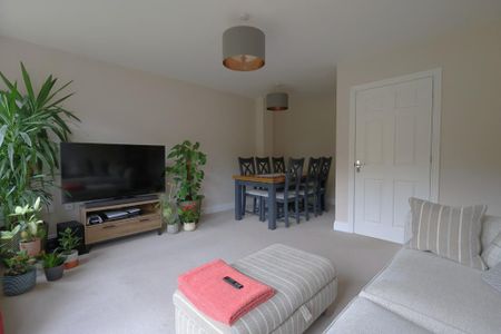 3 bedroom link detached house to rent - Photo 2