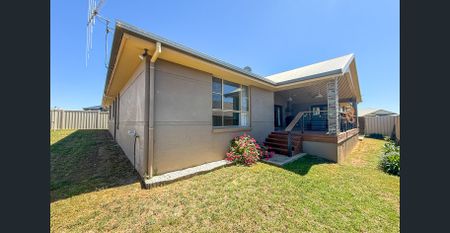 Fully Furnished Family Home - Photo 5