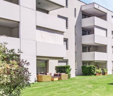 Modern living in Visp with seating area - Photo 5