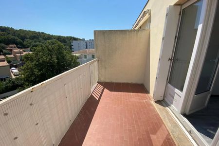 Studio terrasse lumineux en dernier étage - Photo 2