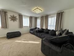 4 bedroom semi-detached house to rent - Photo 1