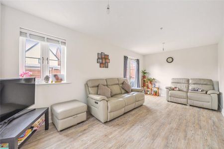 3 bedroom detached house to rent - Photo 3