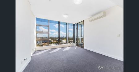 STUNNING VIEW & SPACIOUS LUXURY URBAN LIVING - Photo 2