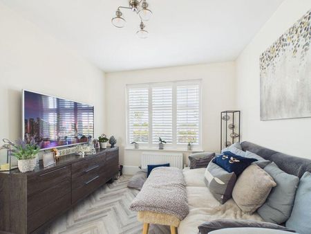 5 bedroom detached house to rent - Photo 2