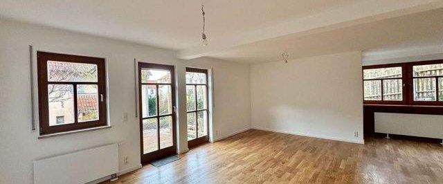 Umfassend saniertes Reihenendhaus mit liebevoll angelegtem Garten - Foto 1