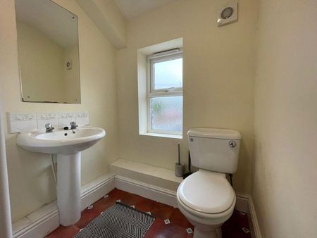 1 bedroom in a flat share to rent - Photo 3